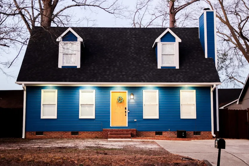 Stylish Home Near Fort Liberty - Image 1