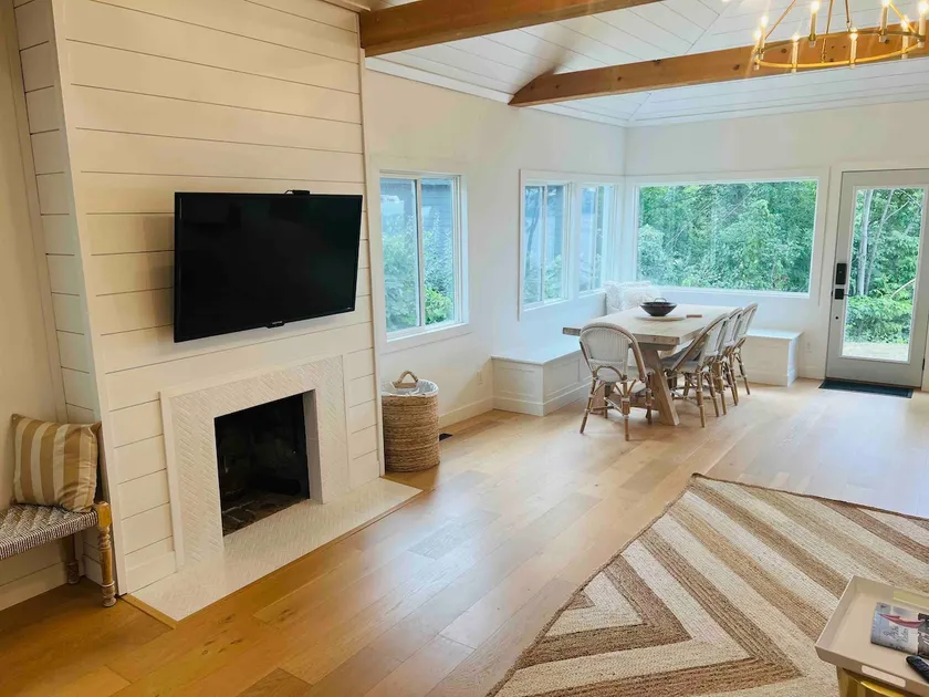 Cozy 2-Bedroom Getaway Lake Minnetonka - Image 1