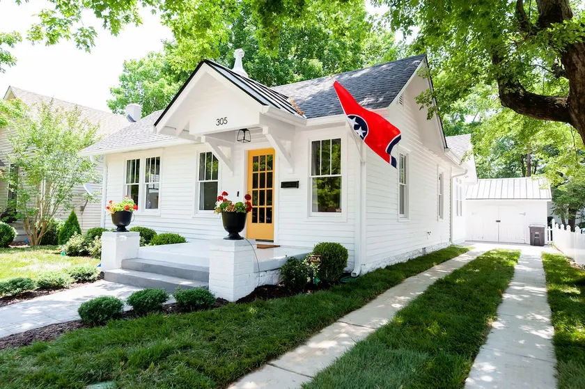 AMAZING LOCATION! One block off Main St - Image 1