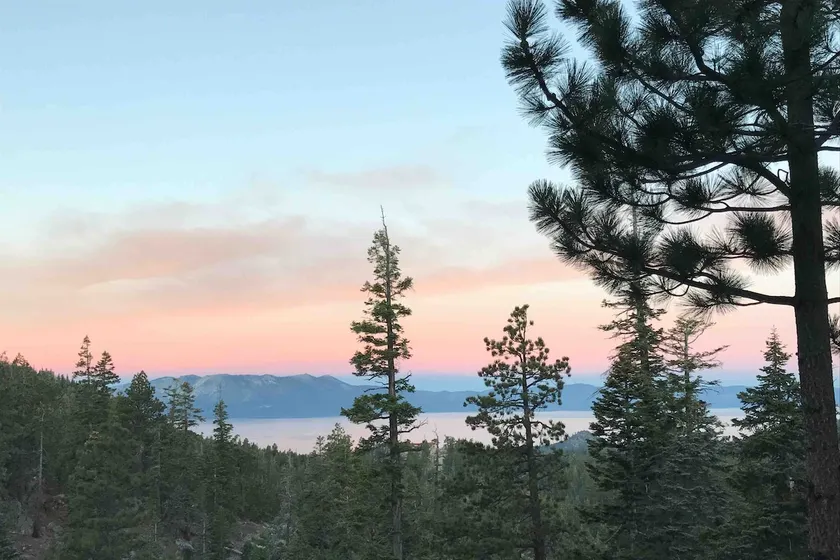 Stunning Lake Views! 2 Private Balconies! Sleeps 8 - Image 1
