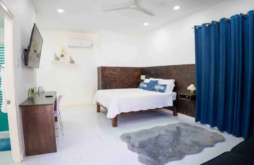 Casa Blanca Suite - Image 1