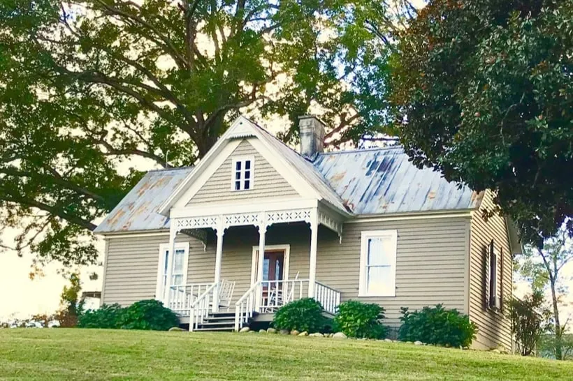 Historic Refurbished Tellico Home - Image 1