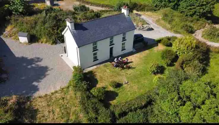 Idyllic Family farmhouse in beautiful West Cork - Image 1