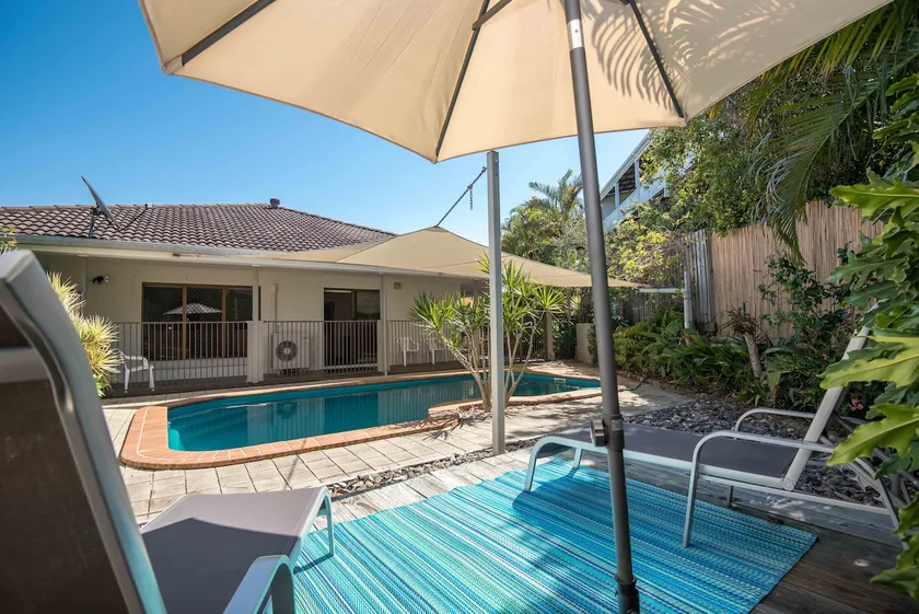 Sunrise Holiday Home - Rum, stil, komfort och uppvärmd pool - Image 1
