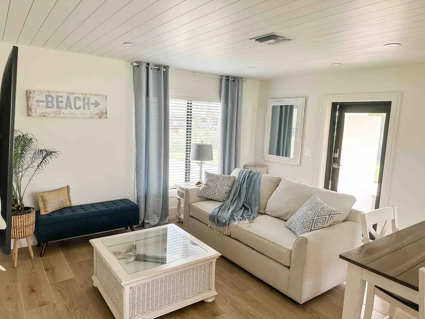 Coastal Family Home - 1 Mile From Beach - Image 1