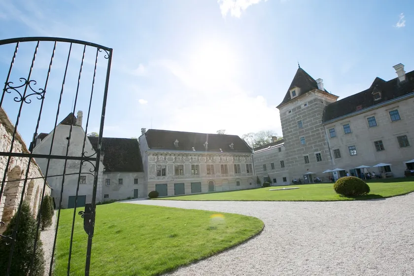 Stay at Walpersdorf Castle - Apartment - Image 1