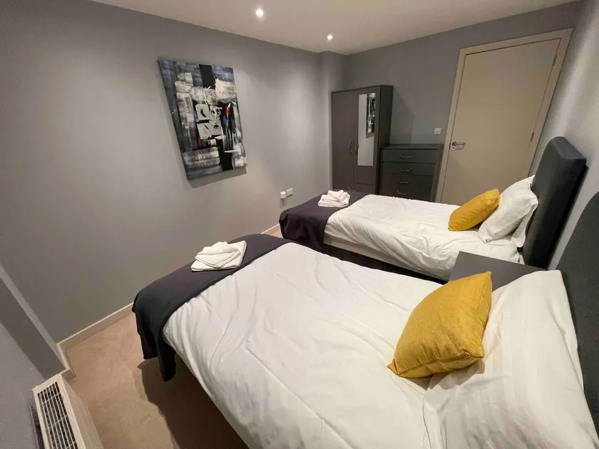 2 Bedroom Flat - Image 1
