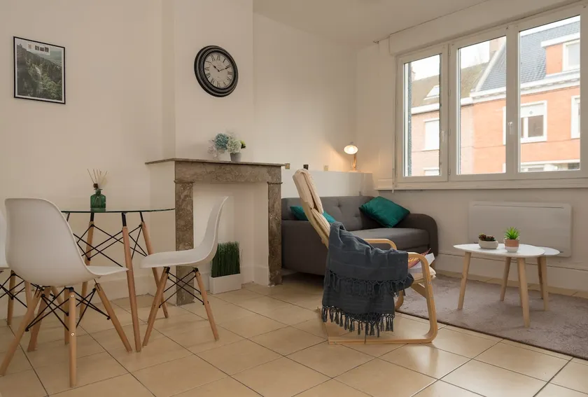 45 m² Apartment with Terrace and Garden - Image 1