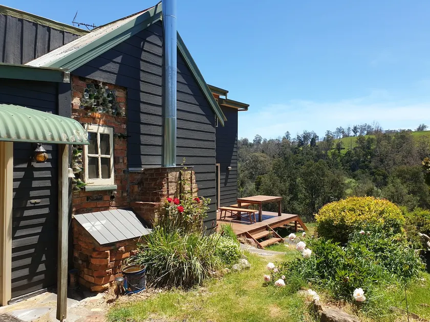 Roxannes at Derby - Set on 3 acres. - Image 1