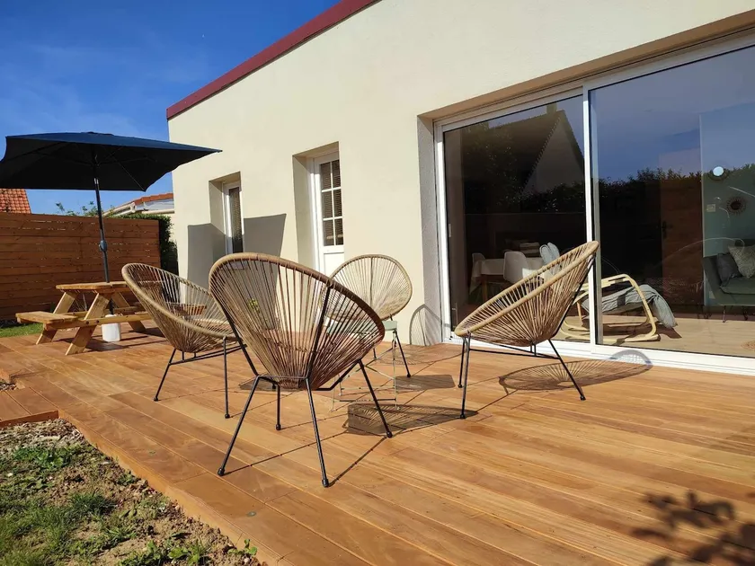 charming cozy between land and sea - Image 1