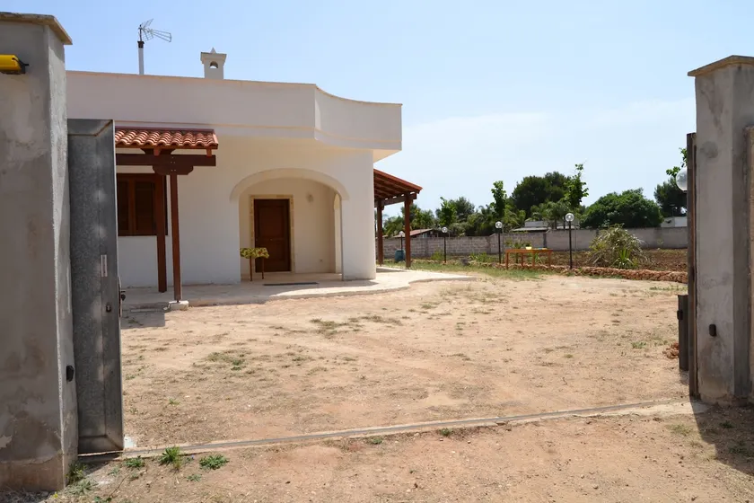 INDEPENDENT VILLA RENTAL, COMFORTABLE - Image 1