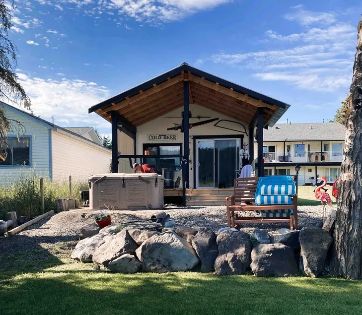 Hoot’s Place! Lakefront Cabin! - Image 1