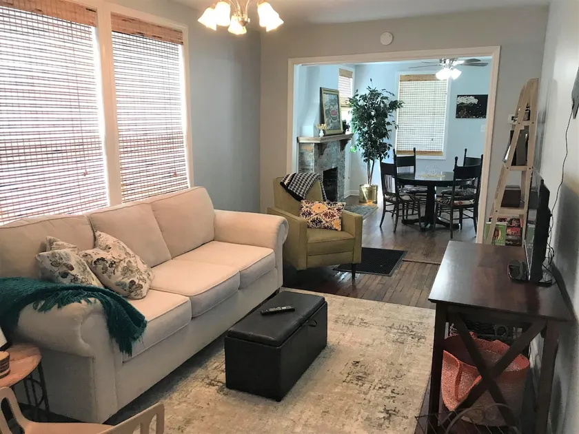 Blue is waiting for you! Popular Park Circle 3br - Image 1
