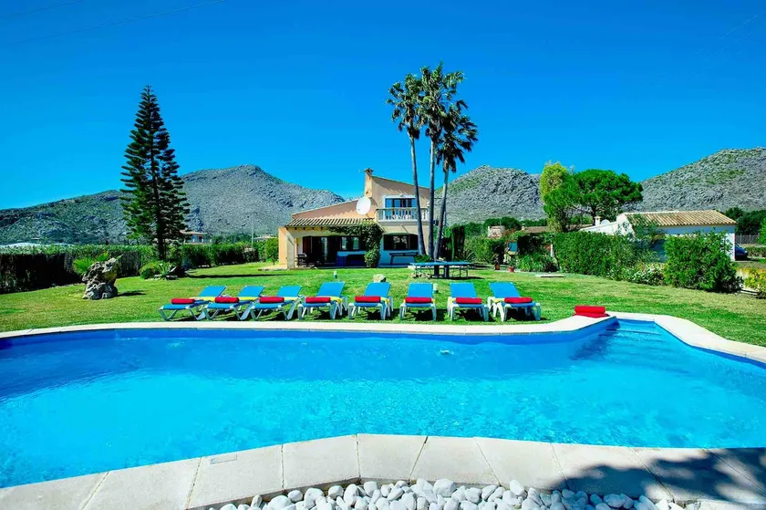 Impressive villa in Puerto Pollensa - Image 1