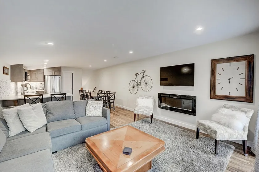 Canmore Townhouse! Amazing views, walk to Downtown - Image 1