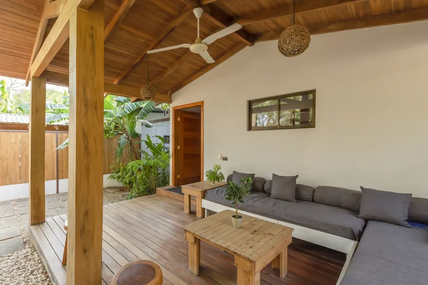2 Bedroom Vacation Home 1min from the Beach - Image 1
