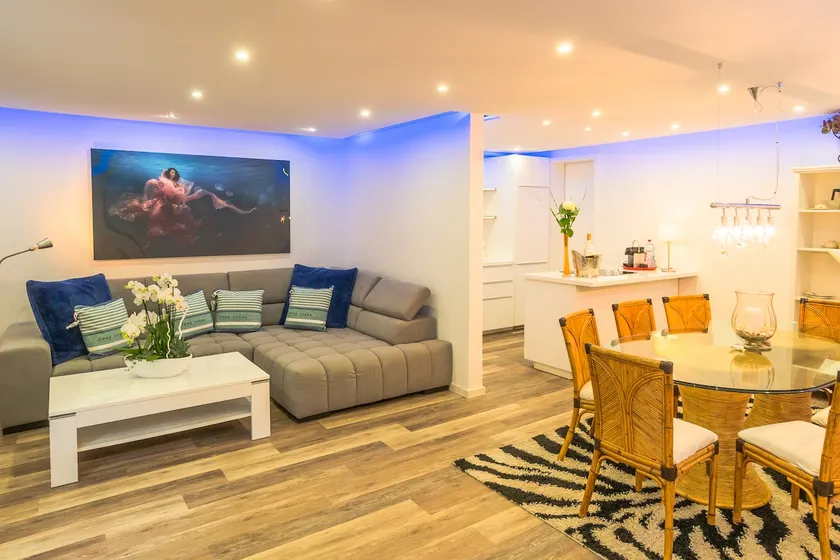 Stylish apartment Cologne - Image 1