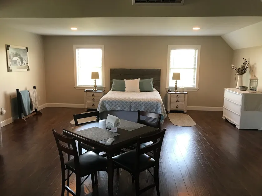 Quiet Country Loft - Image 1