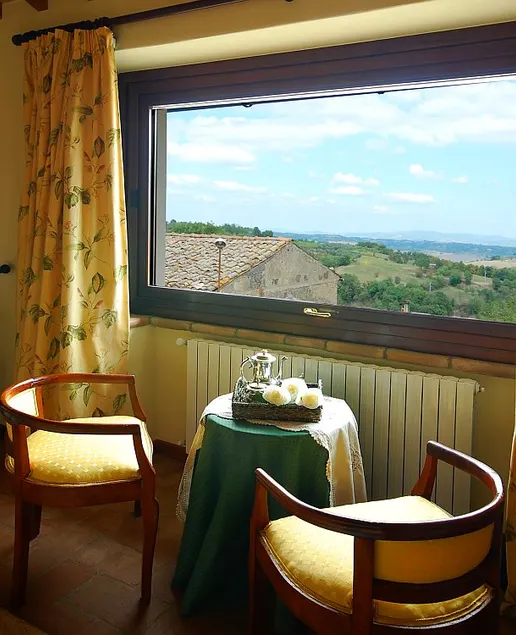 Country House in Green near Civita di Bagnoregio - Image 1