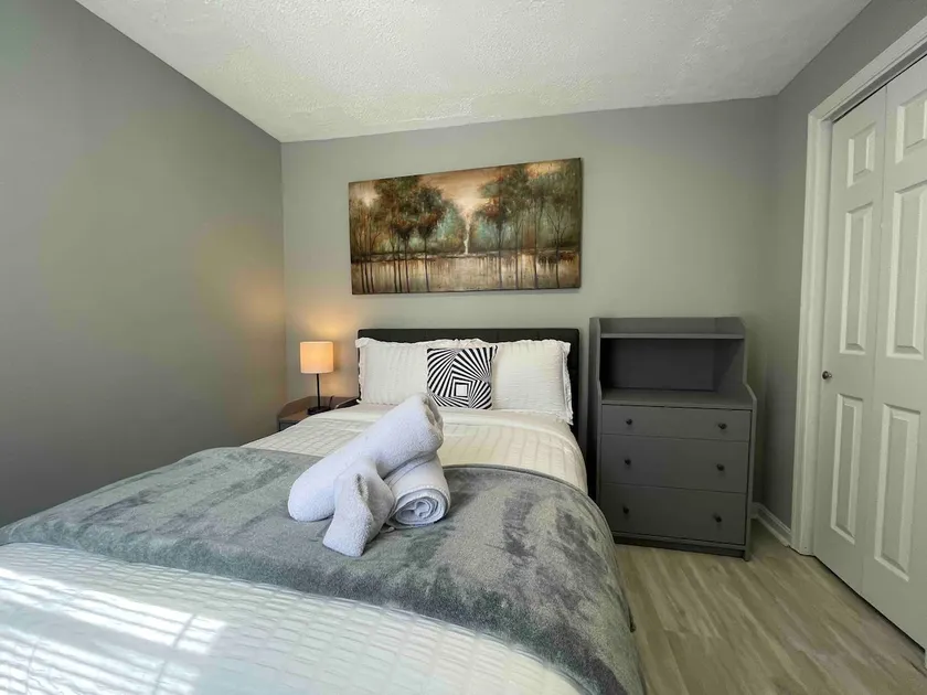 Discover Charm City from a Cozy Retreat - Image 1