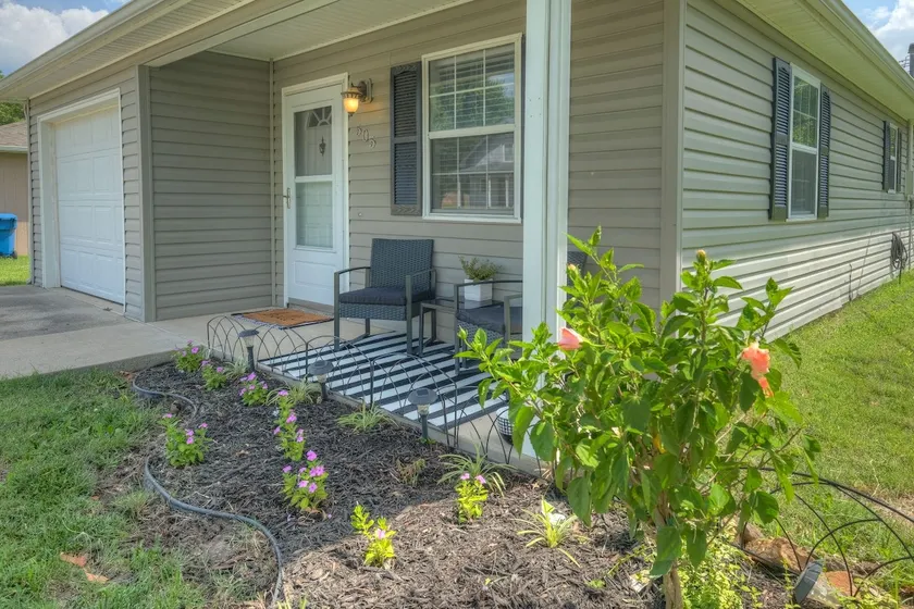 2br, between Pittsburg & Joplin, Bball, gym nearby - Image 1
