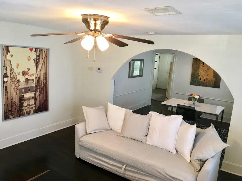 Sunny 1 BR lejlighed i Montrose - Image 1