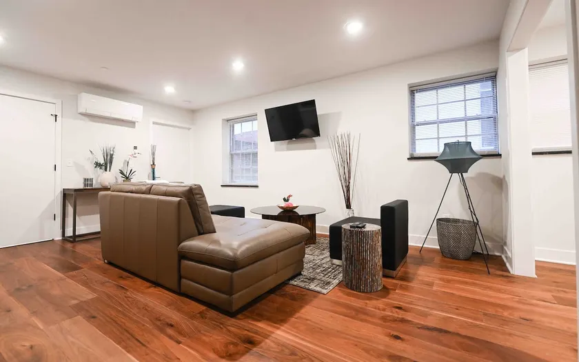 Unit 101 · Renovated, 1 mile from YALE! - Image 1