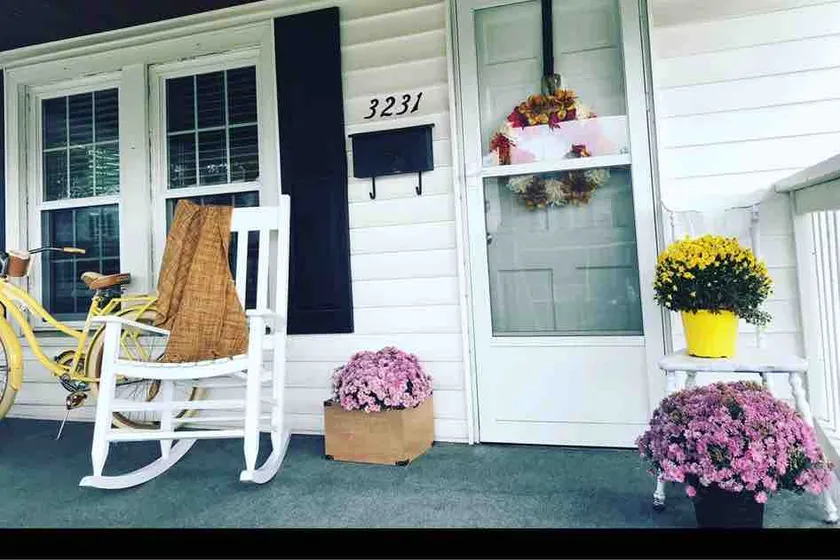 Hampton Cottage - Image 1