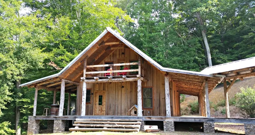 Nature Lover’s Retreat on the River - Image 1