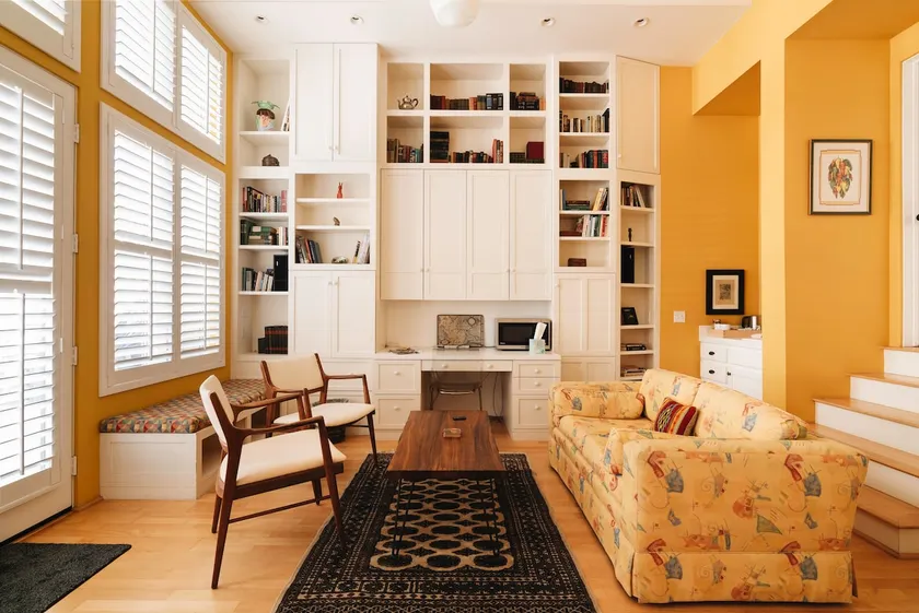 Trendy Studio, Natural Light - Heart of Downtown - Image 1
