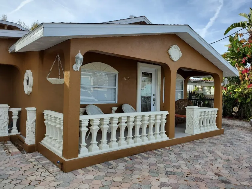 Villa Clara, beautiful 1 mile from the Stadium - Image 1