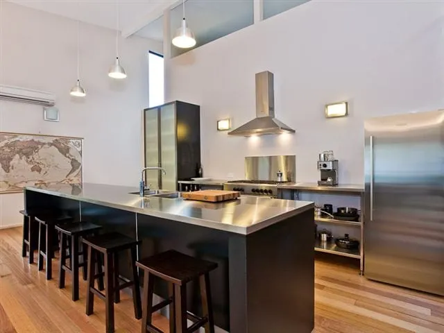 Modern Beach-House Gem - Image 1