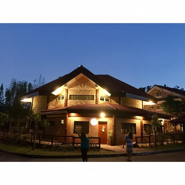 The Brick House - Your Oasis @ Canyon Woods - Image 1