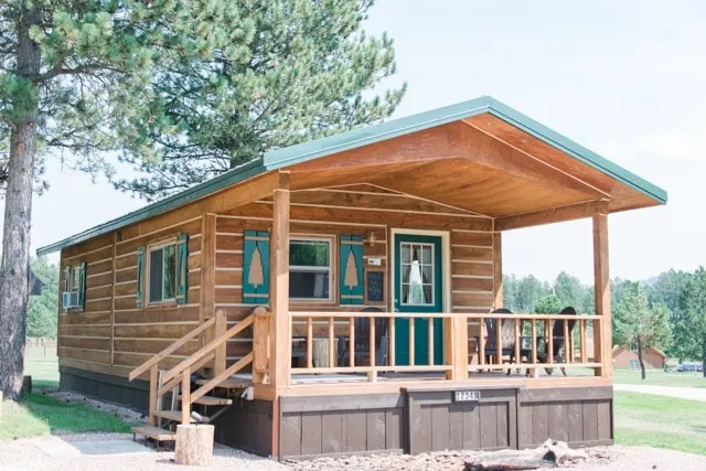 The Bears Den Dakota Dream B&B. Secluded, Close to Custer, Great Breakfast! - Image 1