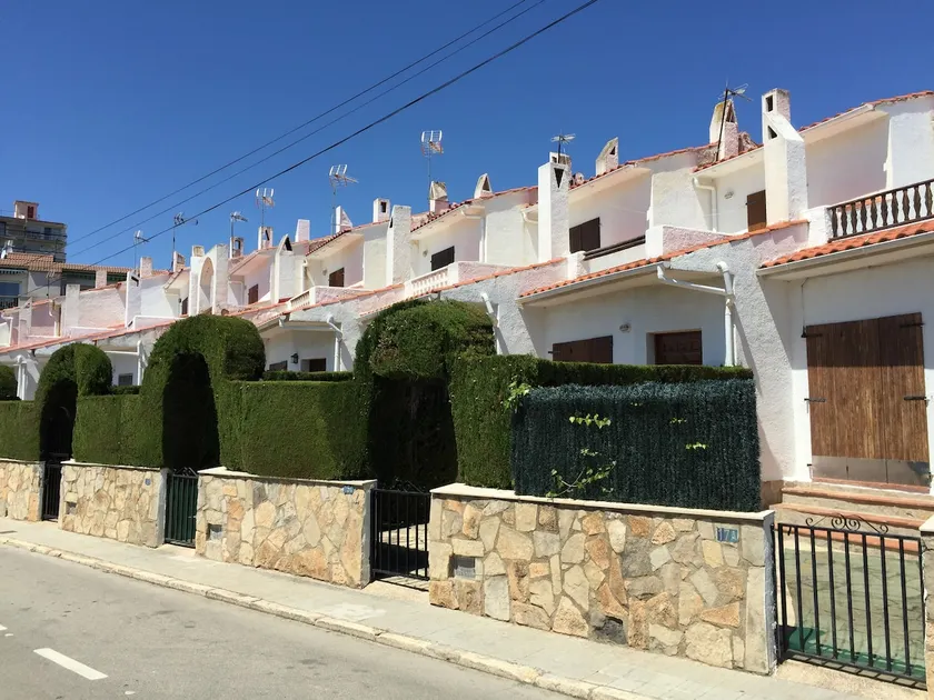 Delightful air-conditioned terraced house-Pool - Image 1