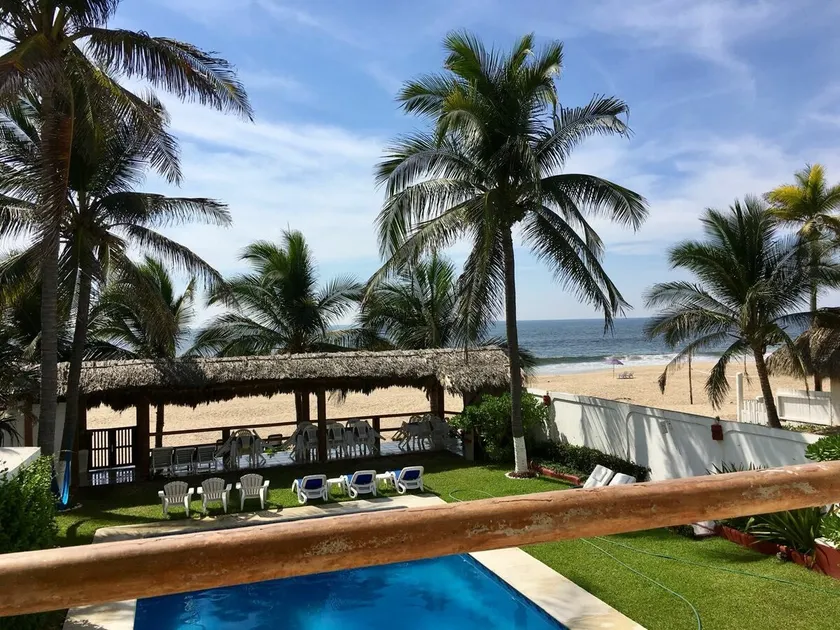 Oceanfront apartment in Pie de la Cuesta. - Image 1
