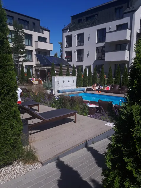 Apartments in Town Center with Swimpool - Image 1