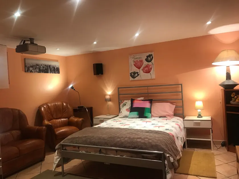 COZY accommodation, 5 minutes from the train station and 35 minutes from Paris RER - Image 1