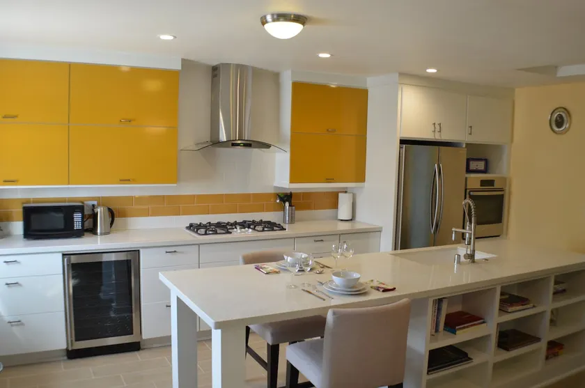 Private Guest House - Quiet, Upgraded, Easy Access - Image 1