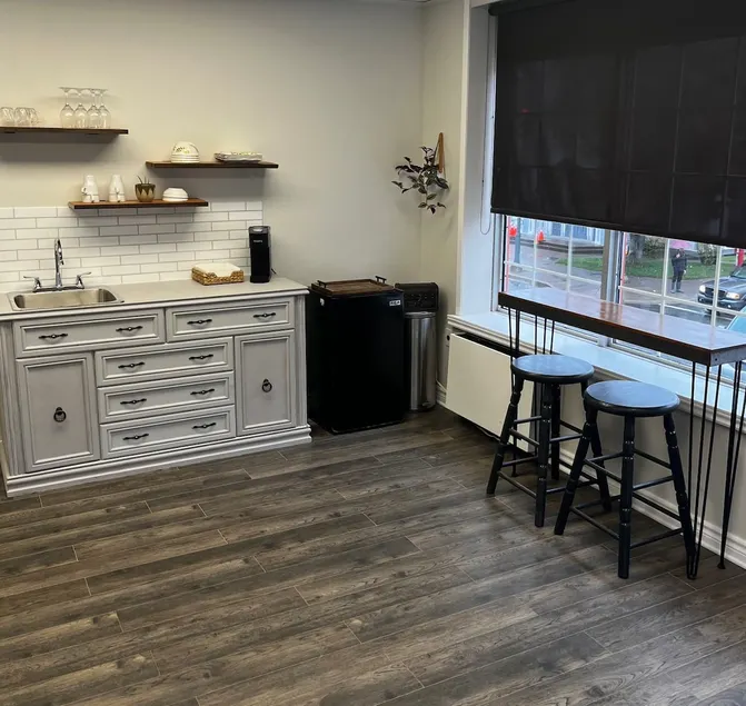 Charming Antigonish Mainstreet Apartment - Image 1