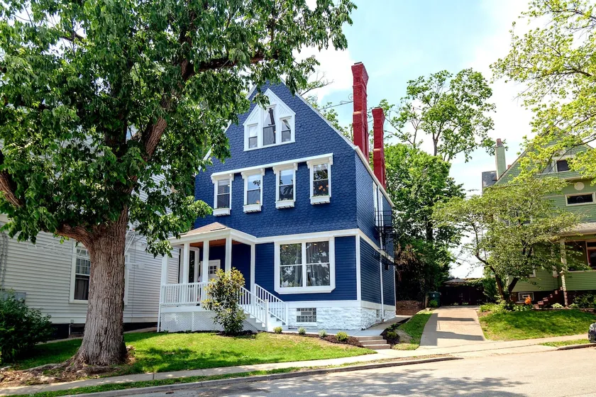 Sleeps 22: Entire 3-Unit Building, 5 Baths, 5 Min to Downtown - Image 1