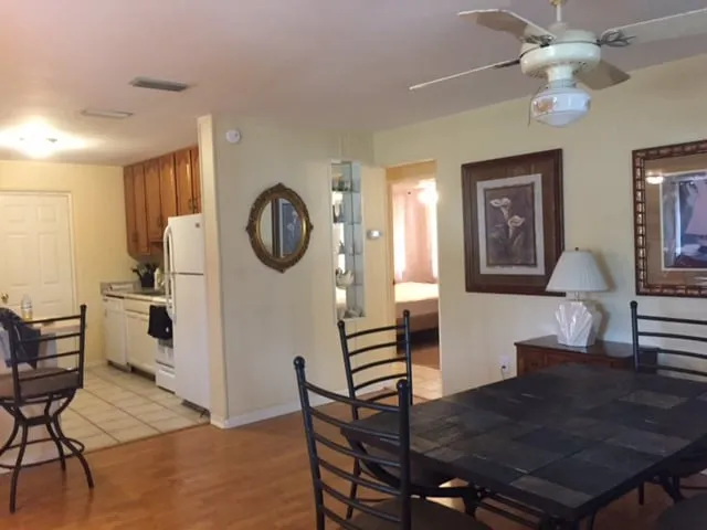Off to the BEACH! Quiet, Safe,Pet friendly Home - Image 1