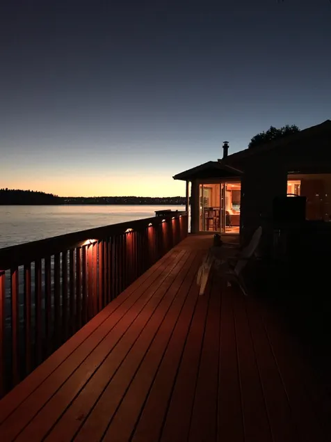 Vashon Clam Cove Cottage Waterfront with Views - Image 1