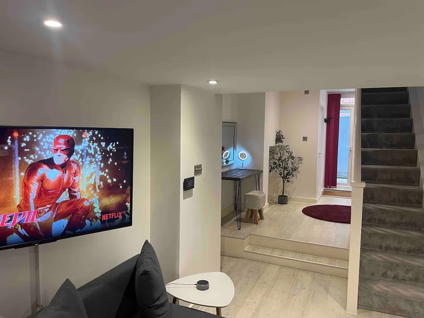 Beautiful Boutique Apartment | Central Location - Image 1