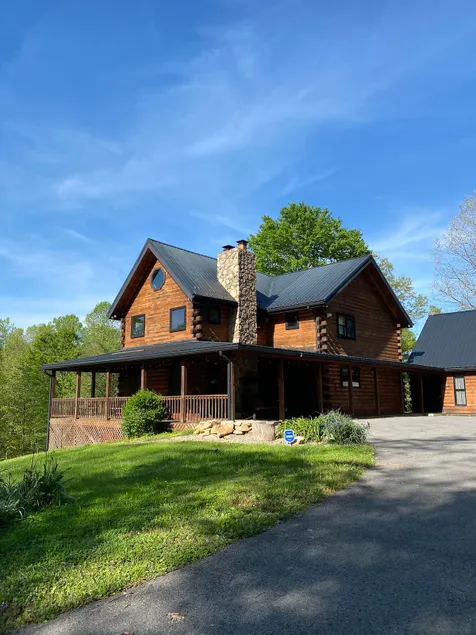 Dogwood Lane Retreat - Image 1