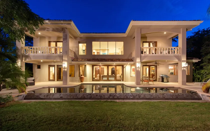 Exquisite Luxury 7 bed Home Inf Pool, 3 min Walk to Beach, Hacienda Pinilla golf - Image 1