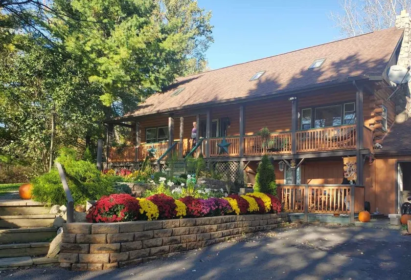 Welcome to our cabin! - Image 1