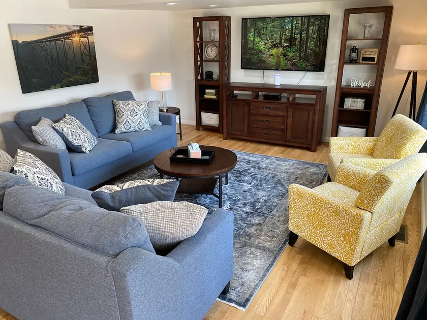 Traveler’s Rest » Beautifully-Renovated Retreat - Image 1