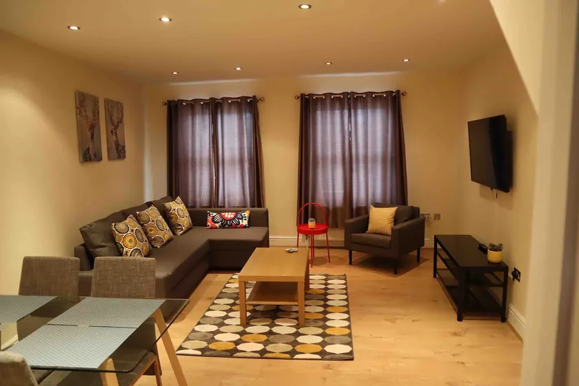 Parkview Apartments. Royal Windsor - Image 1