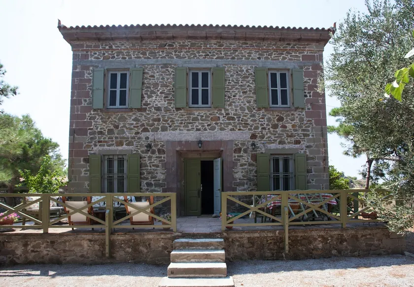 Chalantra Residence - Image 1